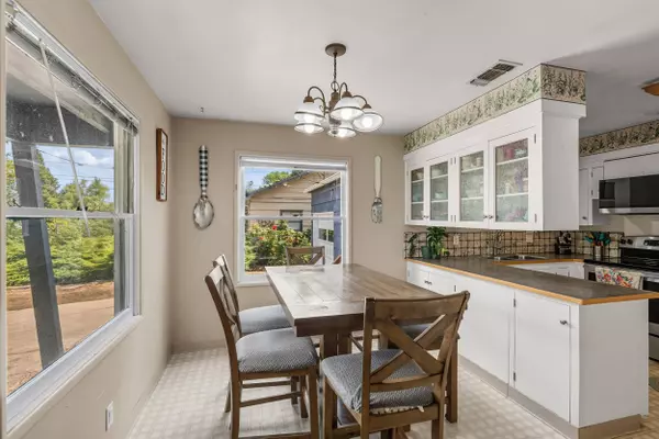 1217 Murray AVE, Medford, OR 97501