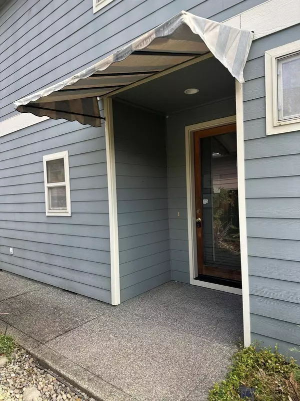 2770 Parkwood Village LN, Central Point, OR 97502