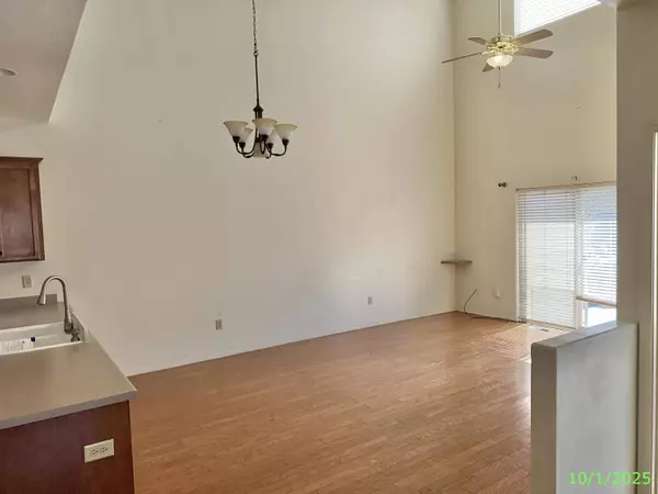 2770 Parkwood Village LN, Central Point, OR 97502