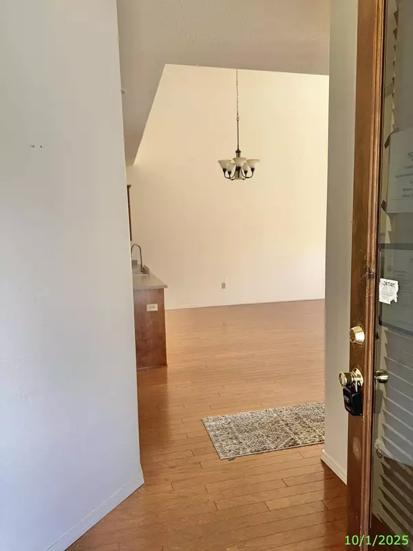 2770 Parkwood Village LN, Central Point, OR 97502