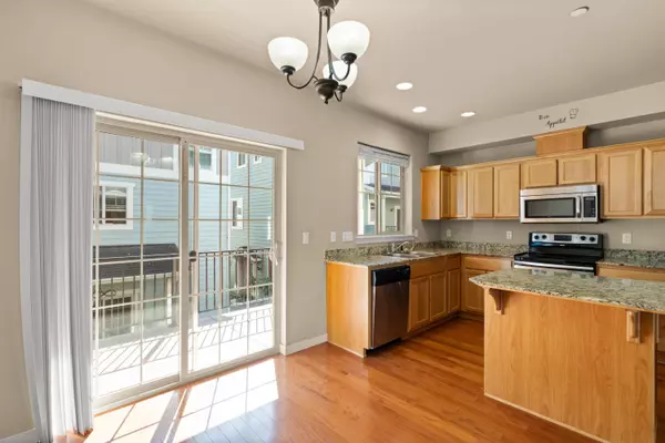 241 Cherry Bark LN, Medford, OR 97501