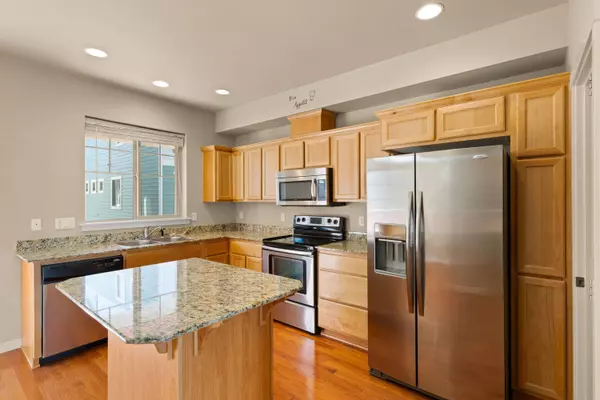 241 Cherry Bark LN, Medford, OR 97501