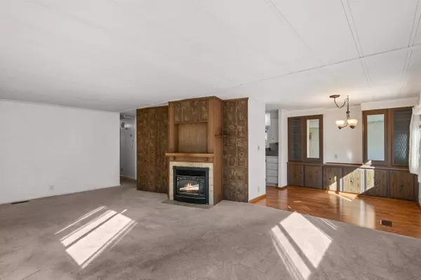 355 Colver RD #UNIT 27, Talent, OR 97540