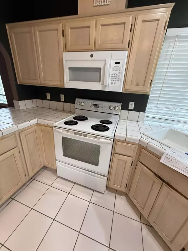 1629 Husker Butte LN, Medford, OR 97504