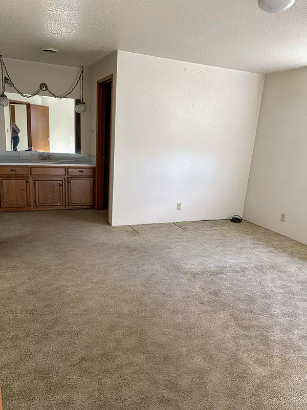 1710 Brownell AVE, Grants Pass, OR 97526