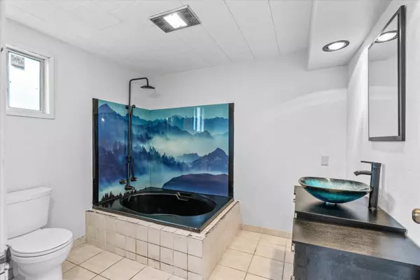 3364 Snowy Butte LN, Central Point, OR 97502