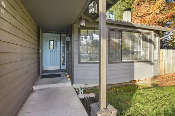 2327 Derry CT, Medford, OR 97504