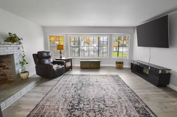 2327 Derry CT, Medford, OR 97504