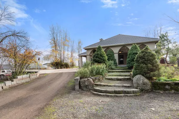 1924 Myers LN, Medford, OR 97501