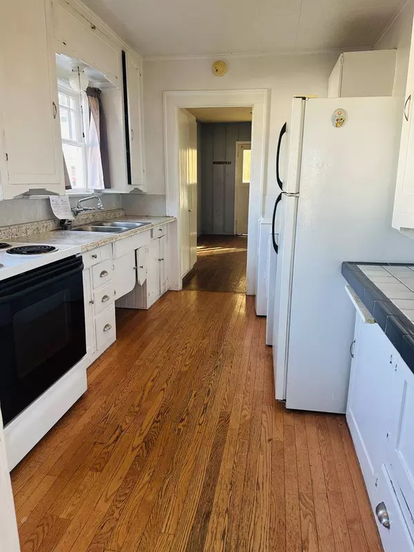 611 4th ST, Medford, OR 97501