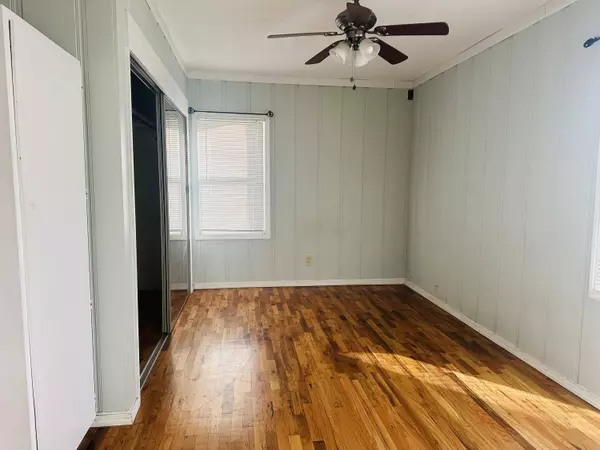 611 4th ST, Medford, OR 97501