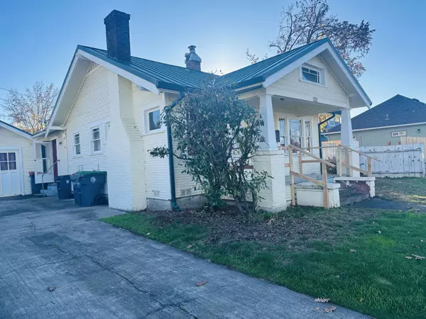 611 4th ST, Medford, OR 97501