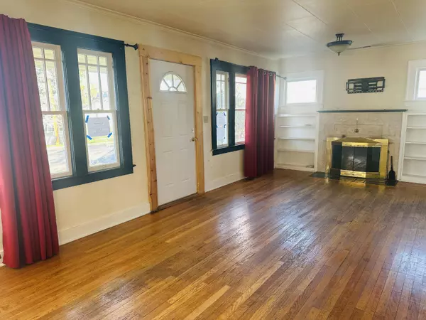 611 4th ST, Medford, OR 97501