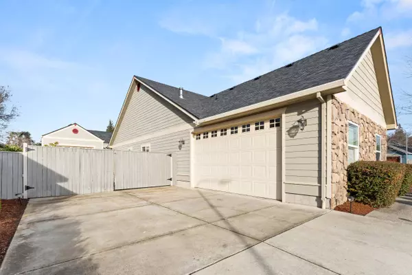 2161 Duncan DR, Medford, OR 97504