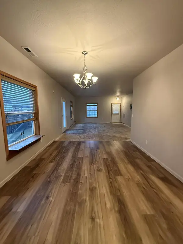 834 Isherwood DR, Central Point, OR 97502