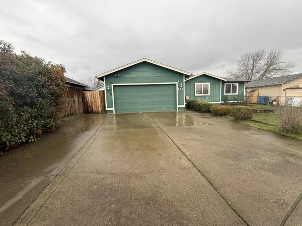 250 Tierra CIR, Eagle Point, OR 97524