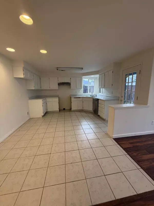 250 Tierra CIR, Eagle Point, OR 97524