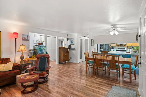 3093 Paul CIR, Medford, OR 97504