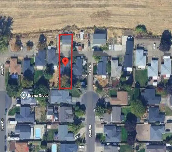 3093 Paul CIR, Medford, OR 97504