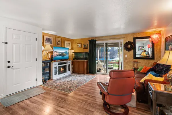 3093 Paul CIR, Medford, OR 97504