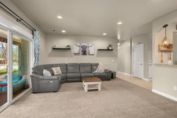 113 Skyler LN, Phoenix, OR 97535