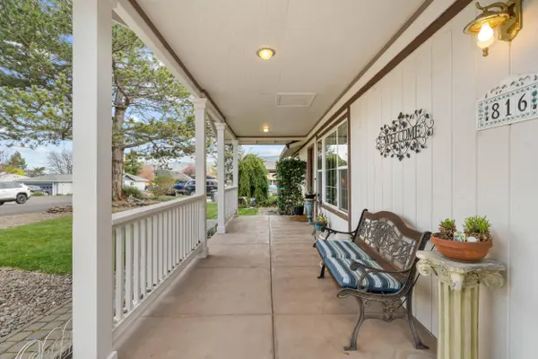 816 Voris AVE, Ashland, OR 97520