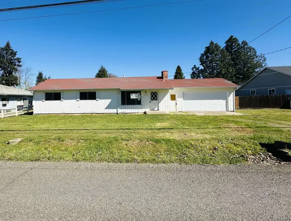 1755 Peach ST, Medford, OR 97501