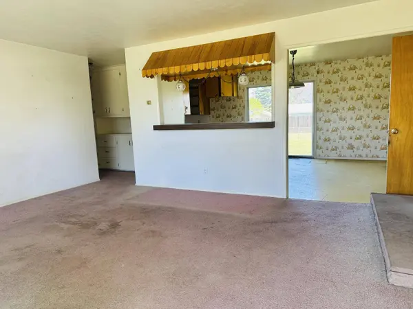 1755 Peach ST, Medford, OR 97501