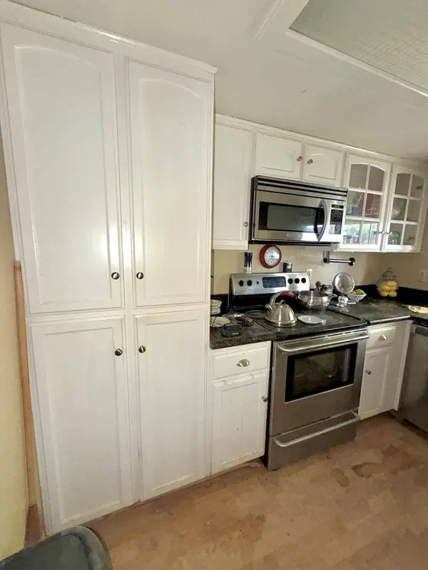 445 Midway RD, Medford, OR 97501