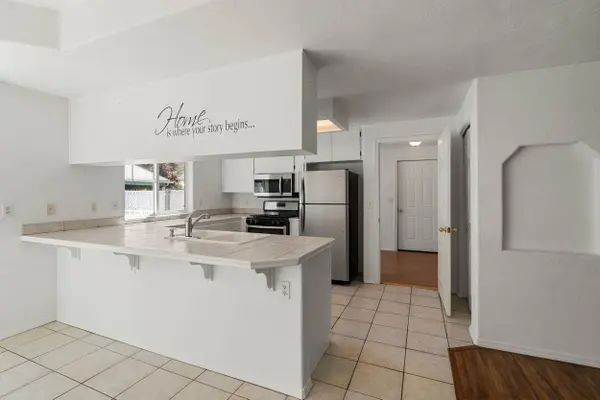 943 Hopkins RD, Central Point, OR 97502