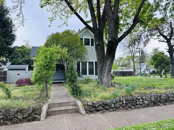 731 2nd ST, Medford, OR 97501