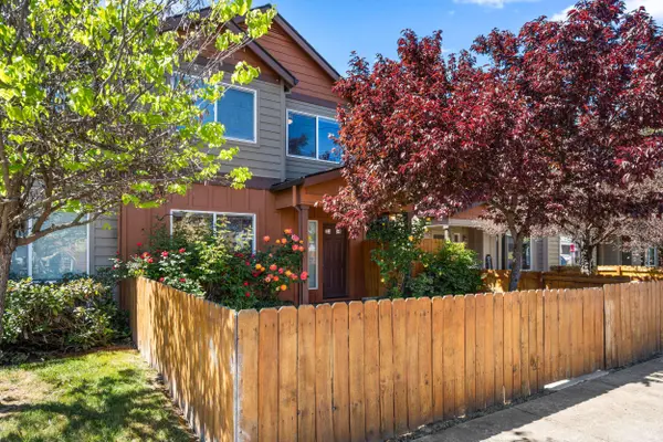 7665 24th ST, White City, OR 97503