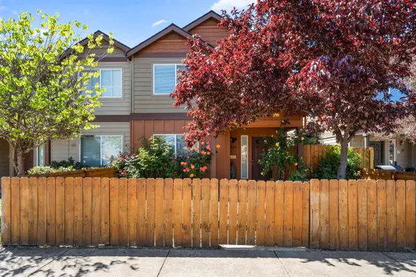 7665 24th ST, White City, OR 97503