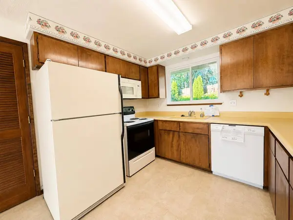 734 Brookside CIR, Rogue River, OR 97537