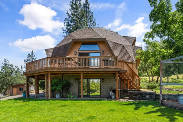226 Entrada DR, Eagle Point, OR 97524