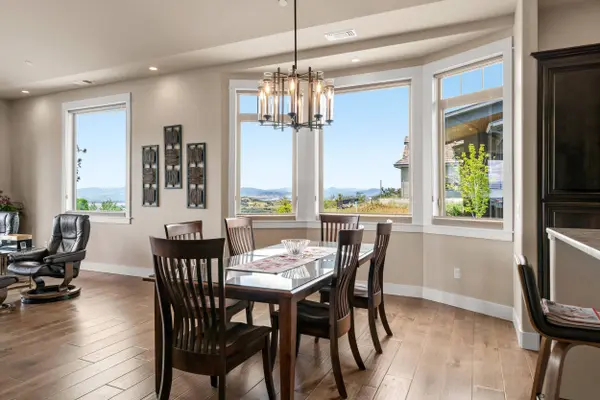 3250 Annapolis DR, Medford, OR 97504
