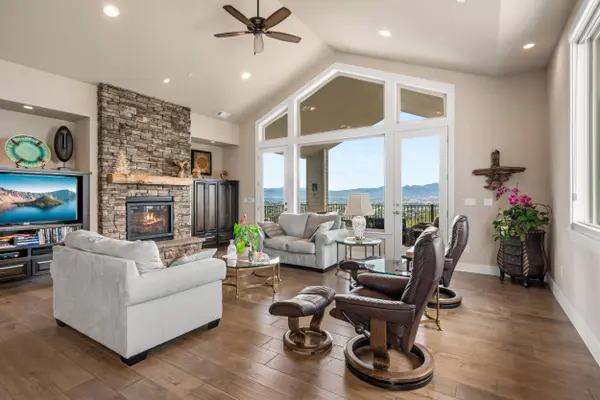 3250 Annapolis DR, Medford, OR 97504
