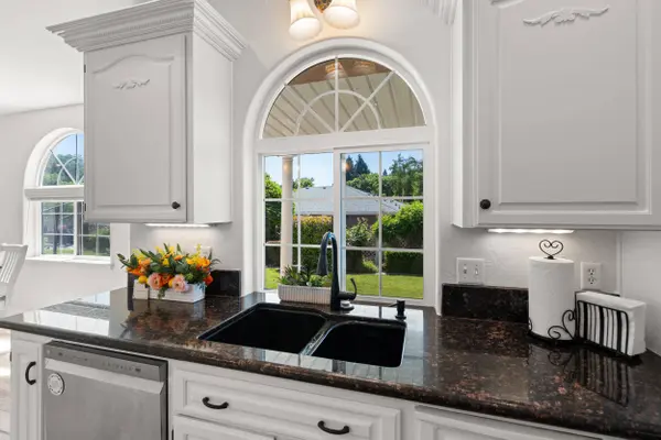 2768 Kerrisdale Ridge, Medford, OR 97504
