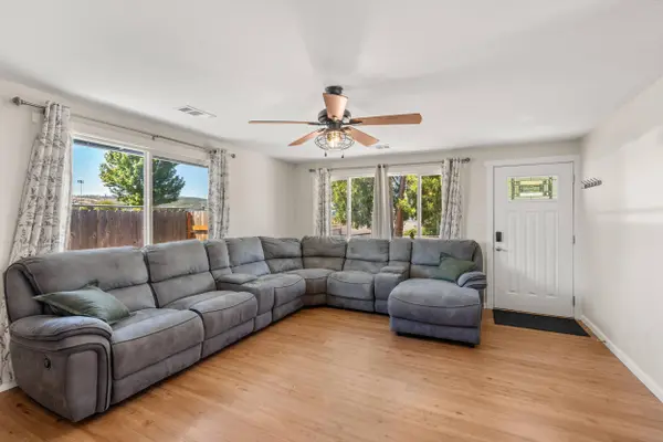 424 Archwood DR, Eagle Point, OR 97524