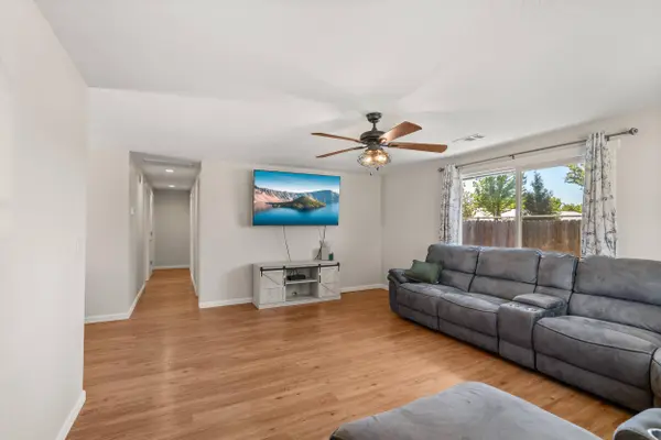 424 Archwood DR, Eagle Point, OR 97524