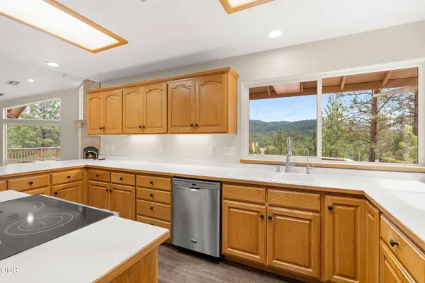580 Ragsdale RD, Trail, OR 97541
