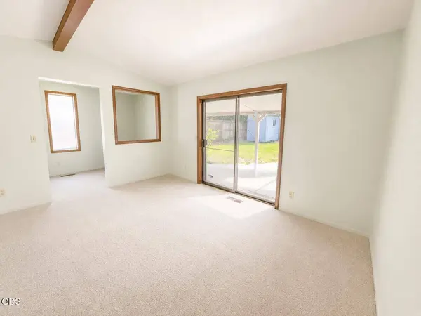 523 Golf View DR, Medford, OR 97504