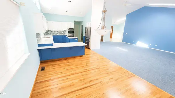 220 Osprey Glen LN, Grants Pass, OR 97526