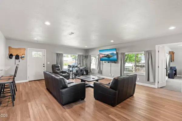 2540 Tennessee DR, Medford, OR 97501