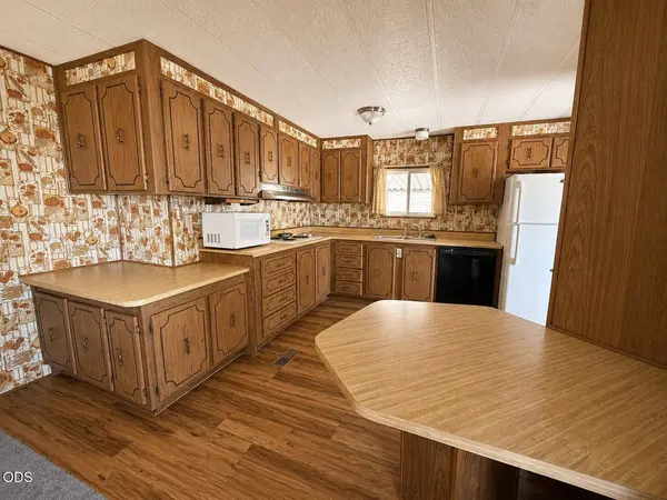 301 Freeman RD #UNIT 56, Central Point, OR 97502