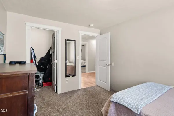 908 Archer DR, Medford, OR 97501