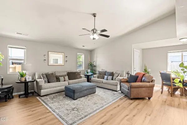 908 Archer DR, Medford, OR 97501