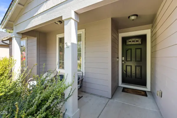 908 Archer DR, Medford, OR 97501