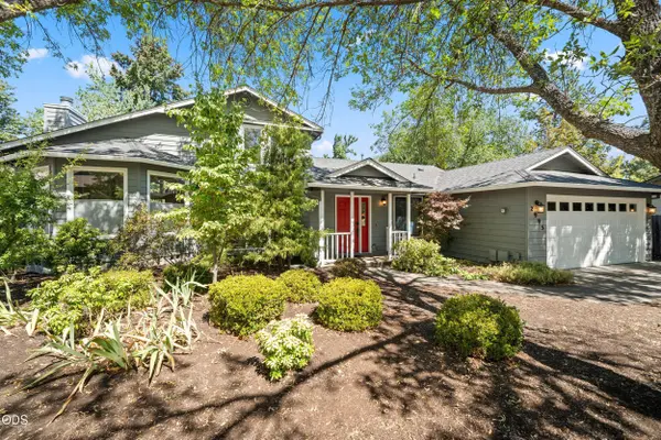 2995 Nova DR, Ashland, OR 97520
