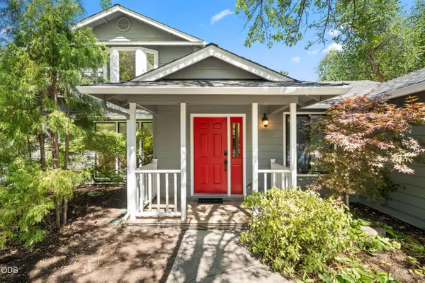 2995 Nova DR, Ashland, OR 97520